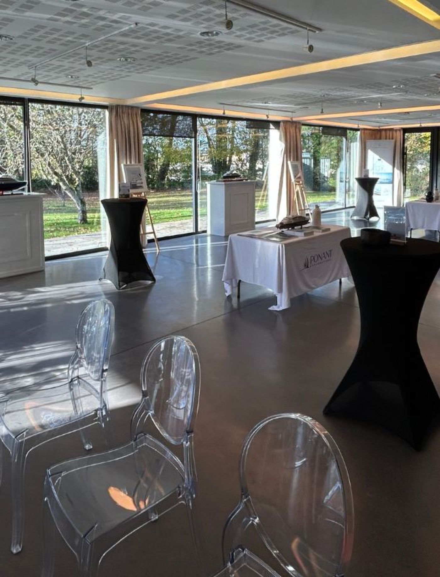 agencement intérieur au manoir de penfao pour evènements d'entreprise