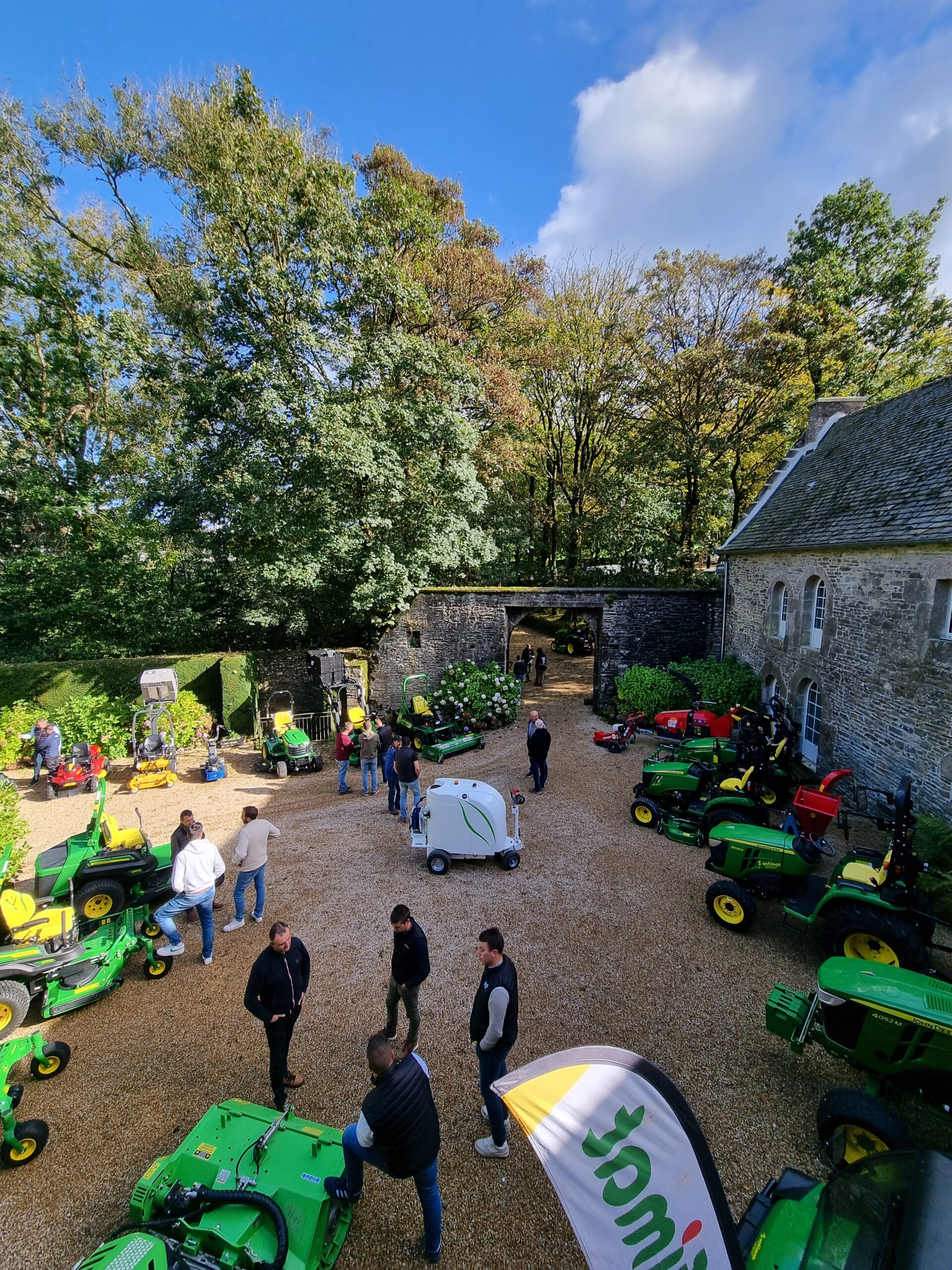 cour vehicule Manoir