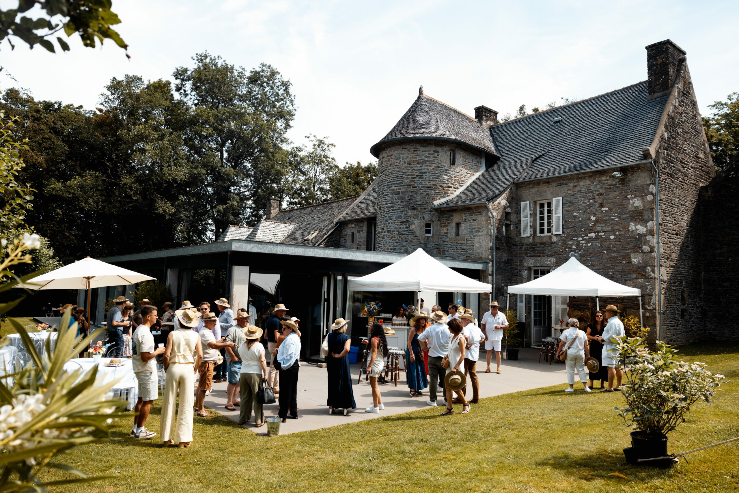 manoir penfao avec vin d'honneur en exterieur