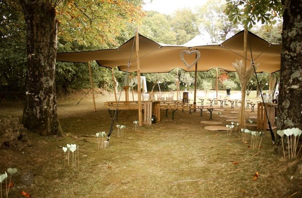 installation exterieure au manoir de penfao pour un mariage