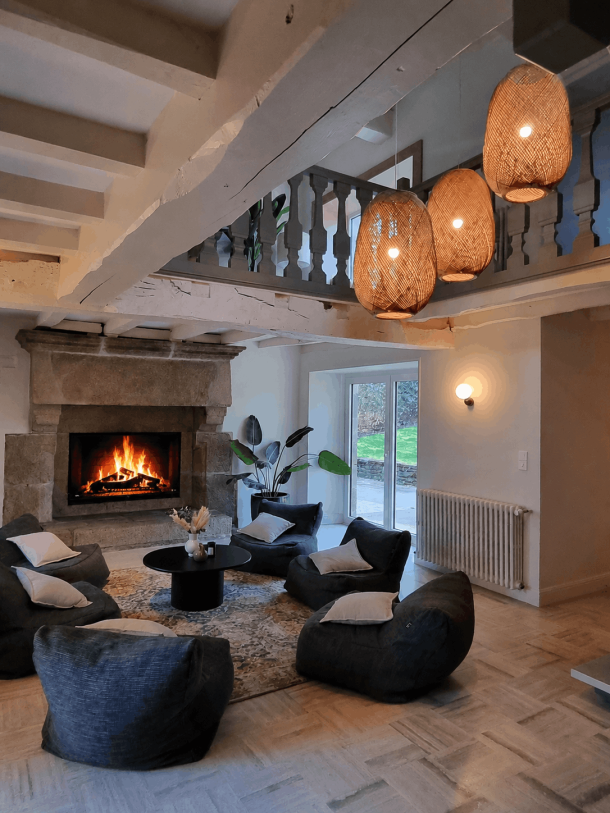 salon cosy au manoir de penfao finistere