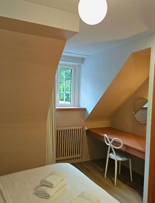 chambre avec bureau au manoir de penfao